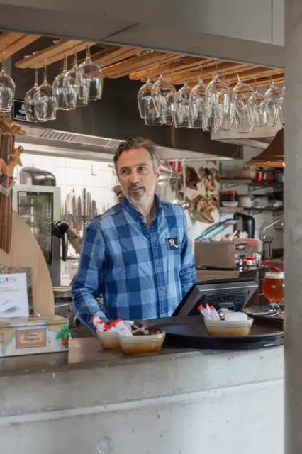 En cuisine et au service Chez TOF (4)