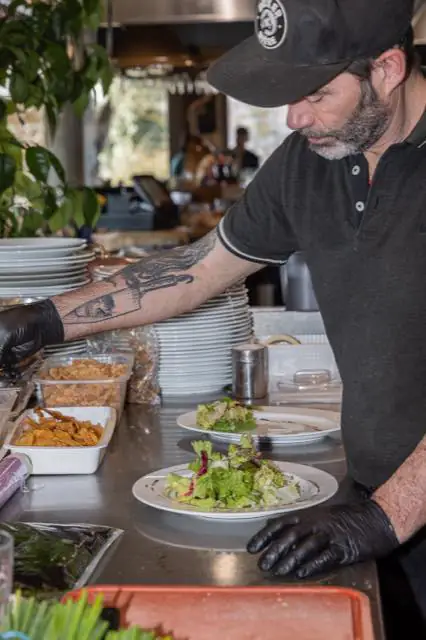 En cuisine et au service Chez TOF (5)
