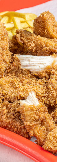Filets de poulet frit avec frites