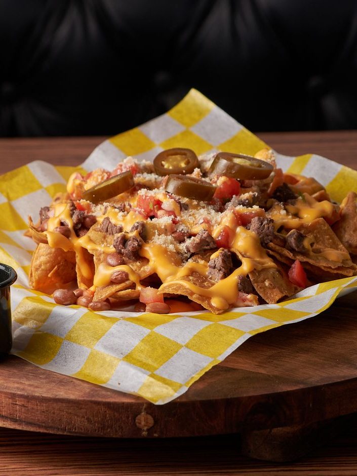 Nachos garnis de sauces maison, Mexicana Lausanne