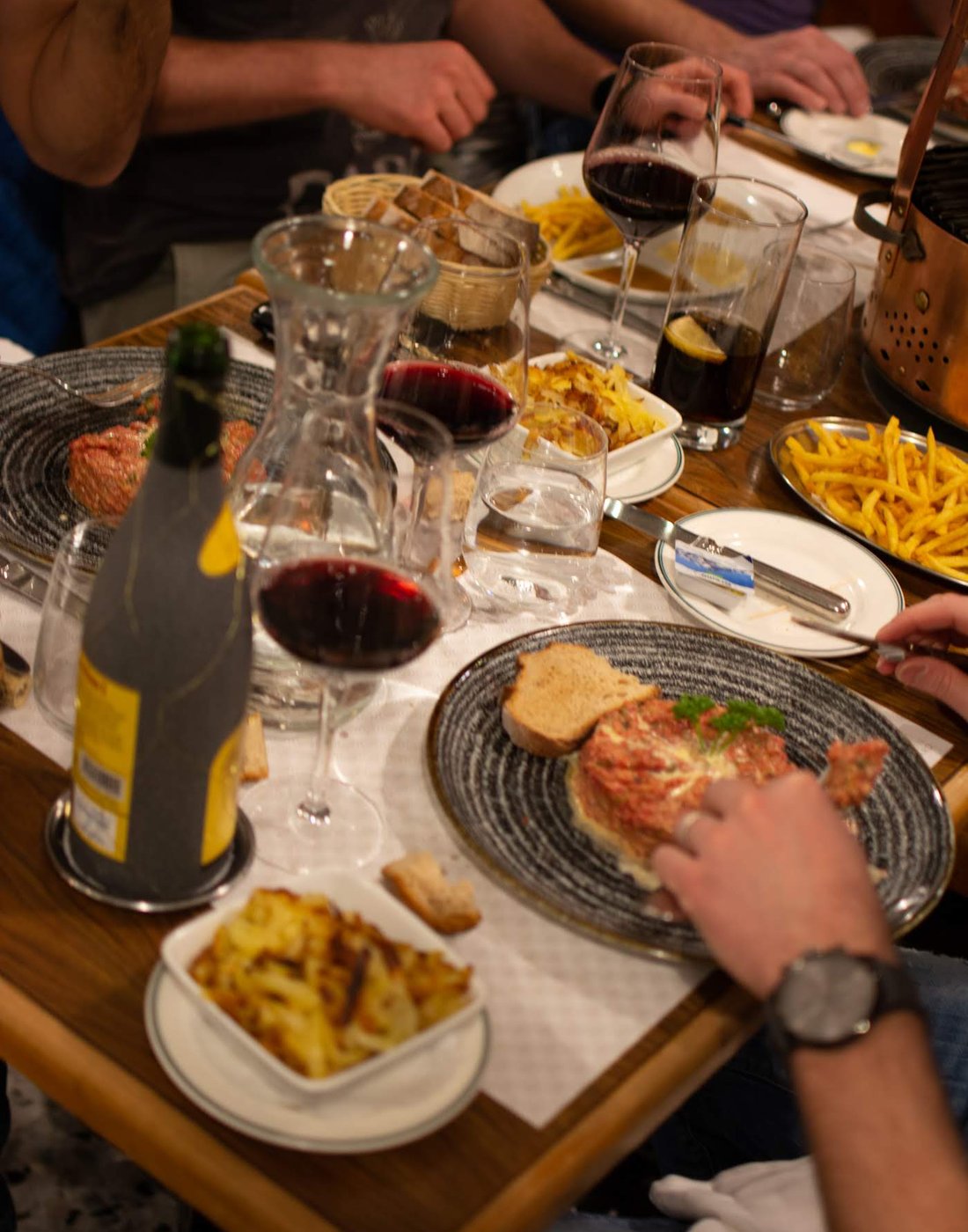 Tartare de boeuf du Petit Boeuf, préparé et flambé en salle