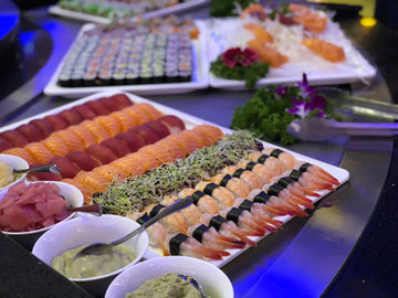 Grand plateau de sushis